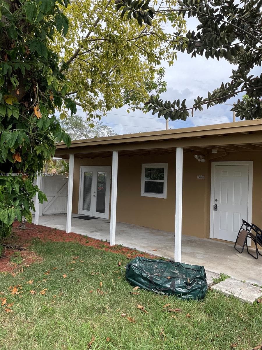 1625 NW 9th Ave photo 14
