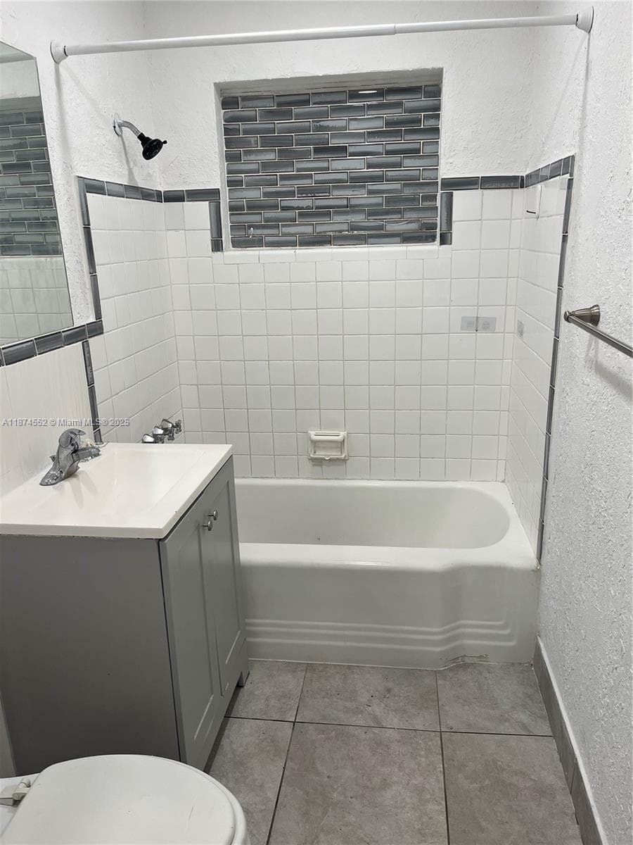 1625 NW 9th Ave photo 29