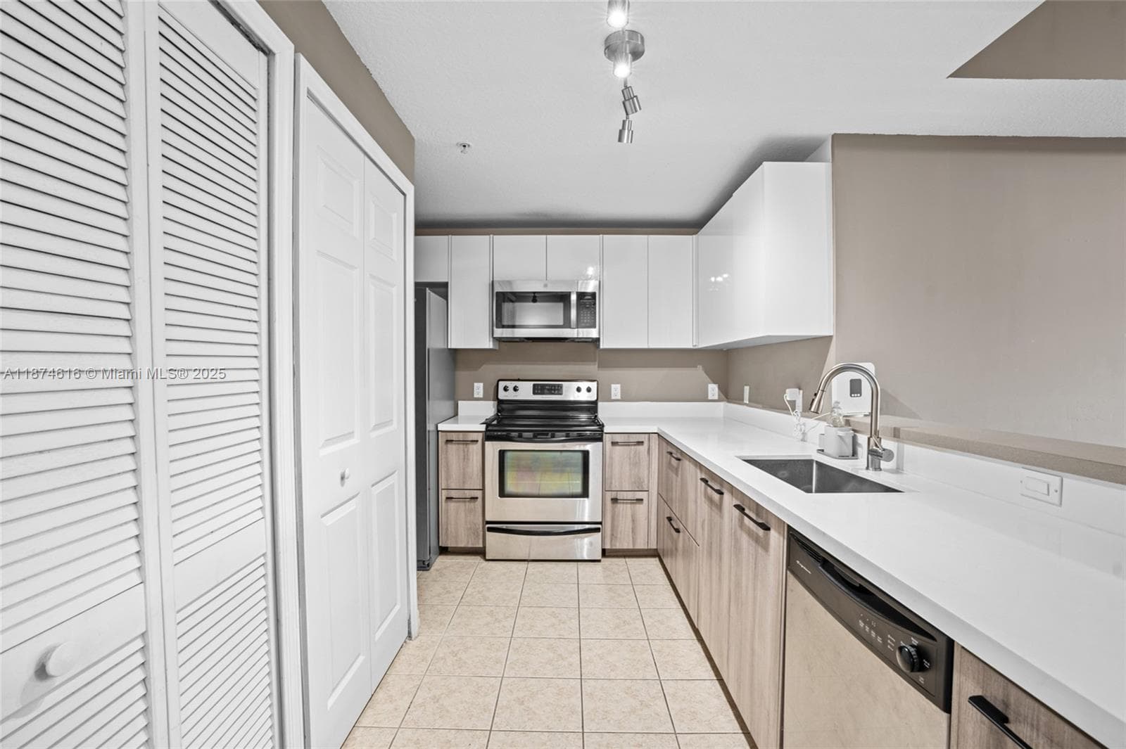 GRANADA GRAND CONDO · #315 in Miami - Photo 5