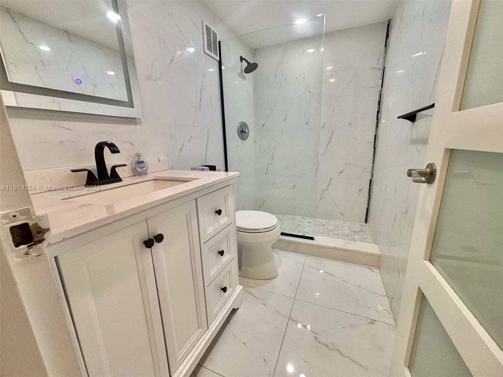 SEA AIR TOWERS CONDO · #1410 in Hollywood - Photo 23