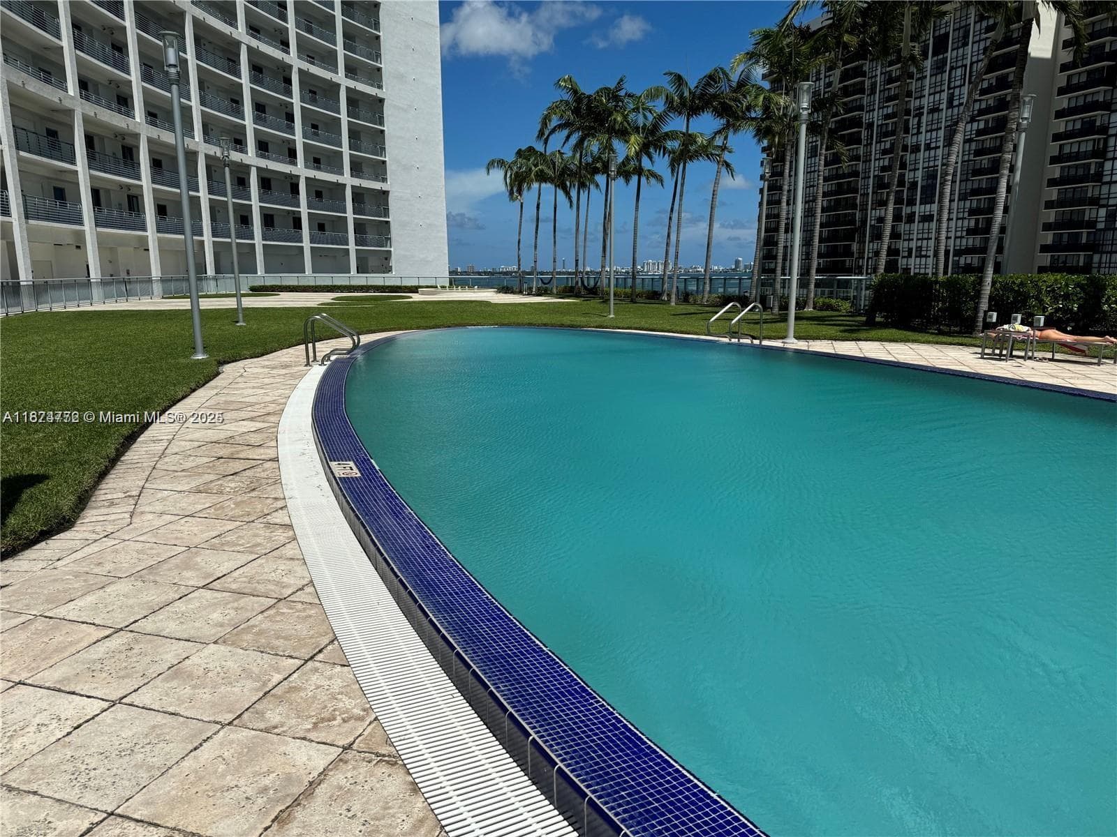 Blue Condominium · #806 in Miami - Photo 14