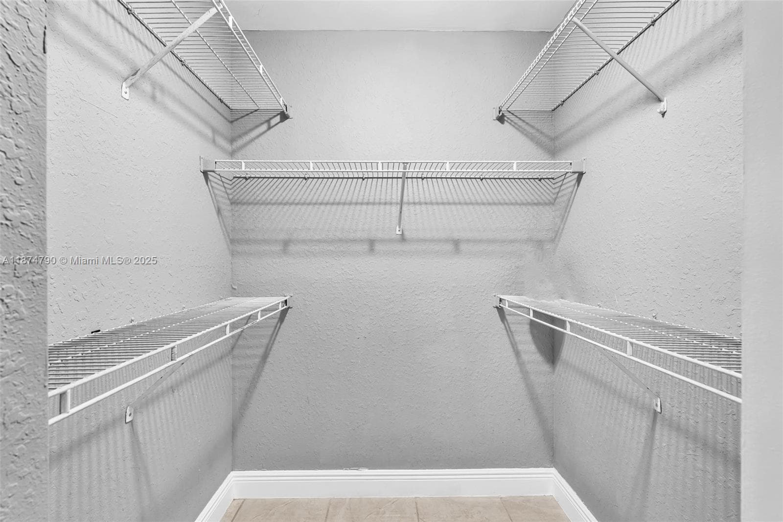 LAKEVIEW CLUB CONDO · #108 in Oakland Park - Photo 12
