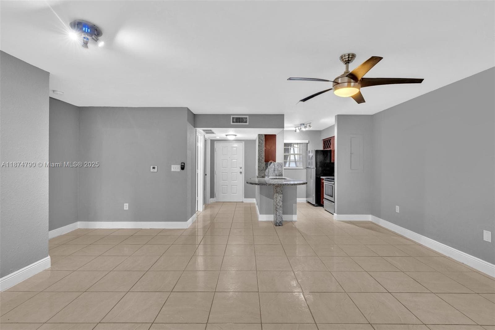 LAKEVIEW CLUB CONDO · #108 in Oakland Park - Photo 9