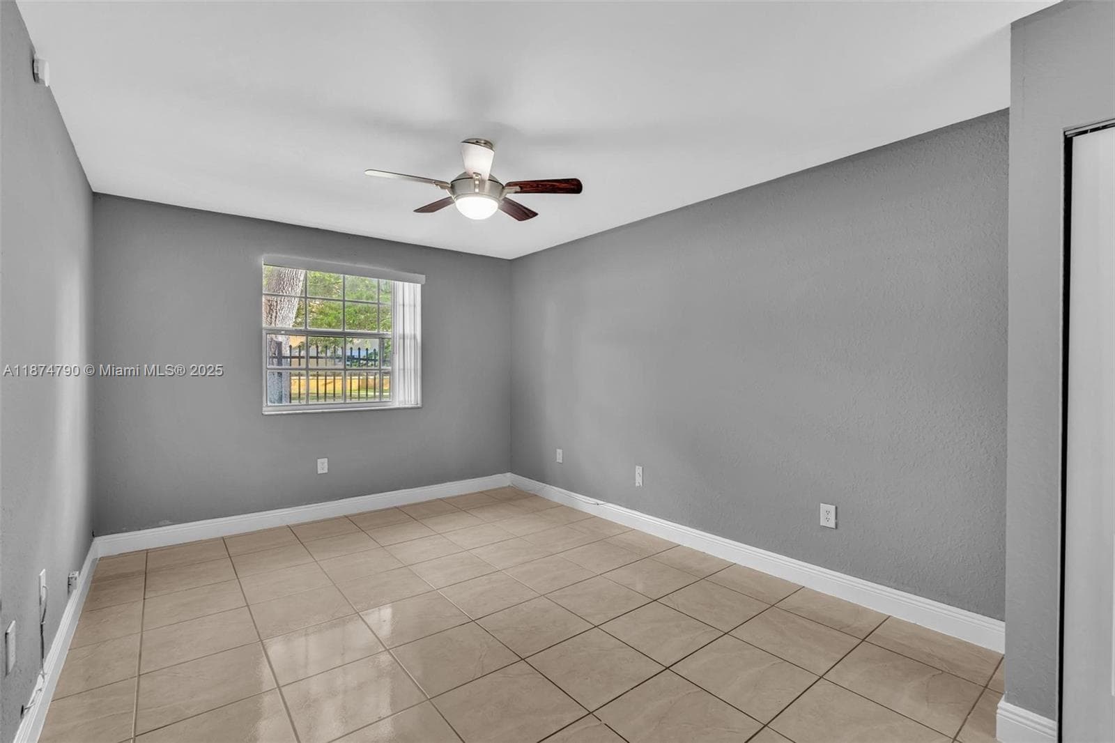 LAKEVIEW CLUB CONDO · #108 in Oakland Park - Photo 15