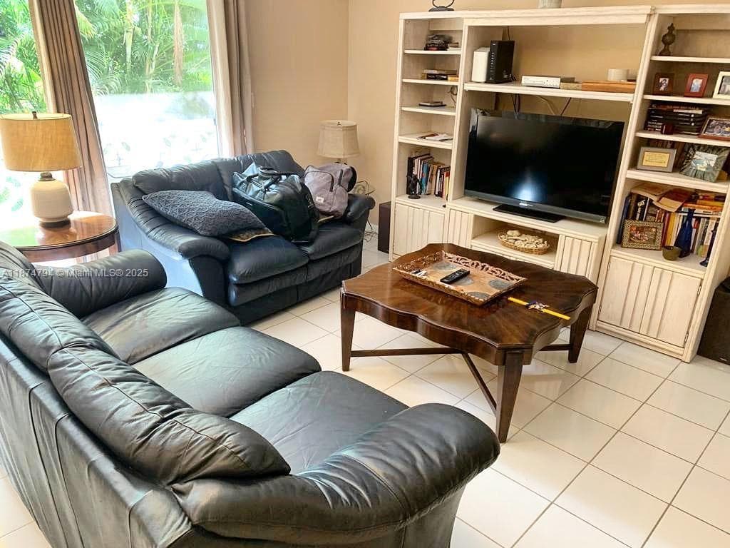 MIDDLE RIVER VILLAS CONDO · #203 in Fort Lauderdale - Photo 3