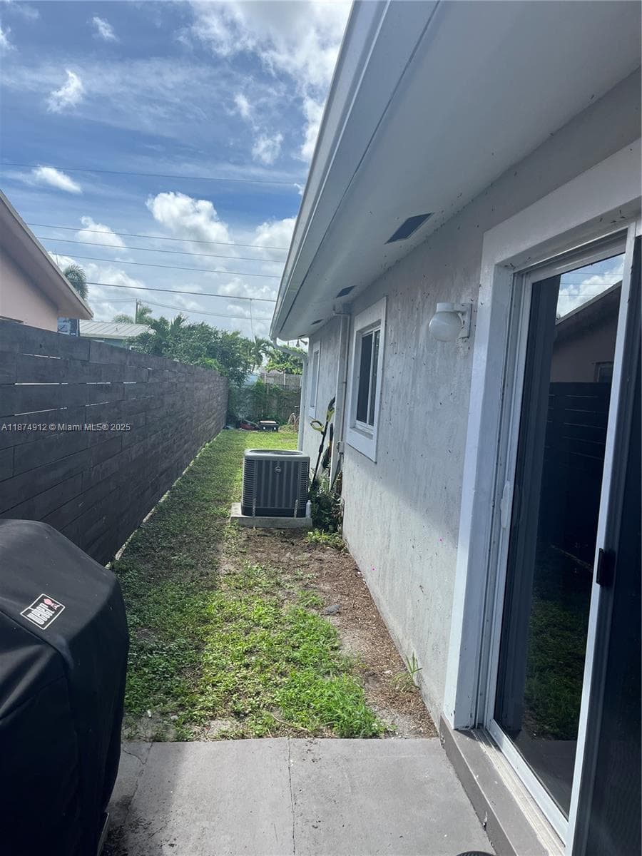 130 NW 57th St #1 photo 10