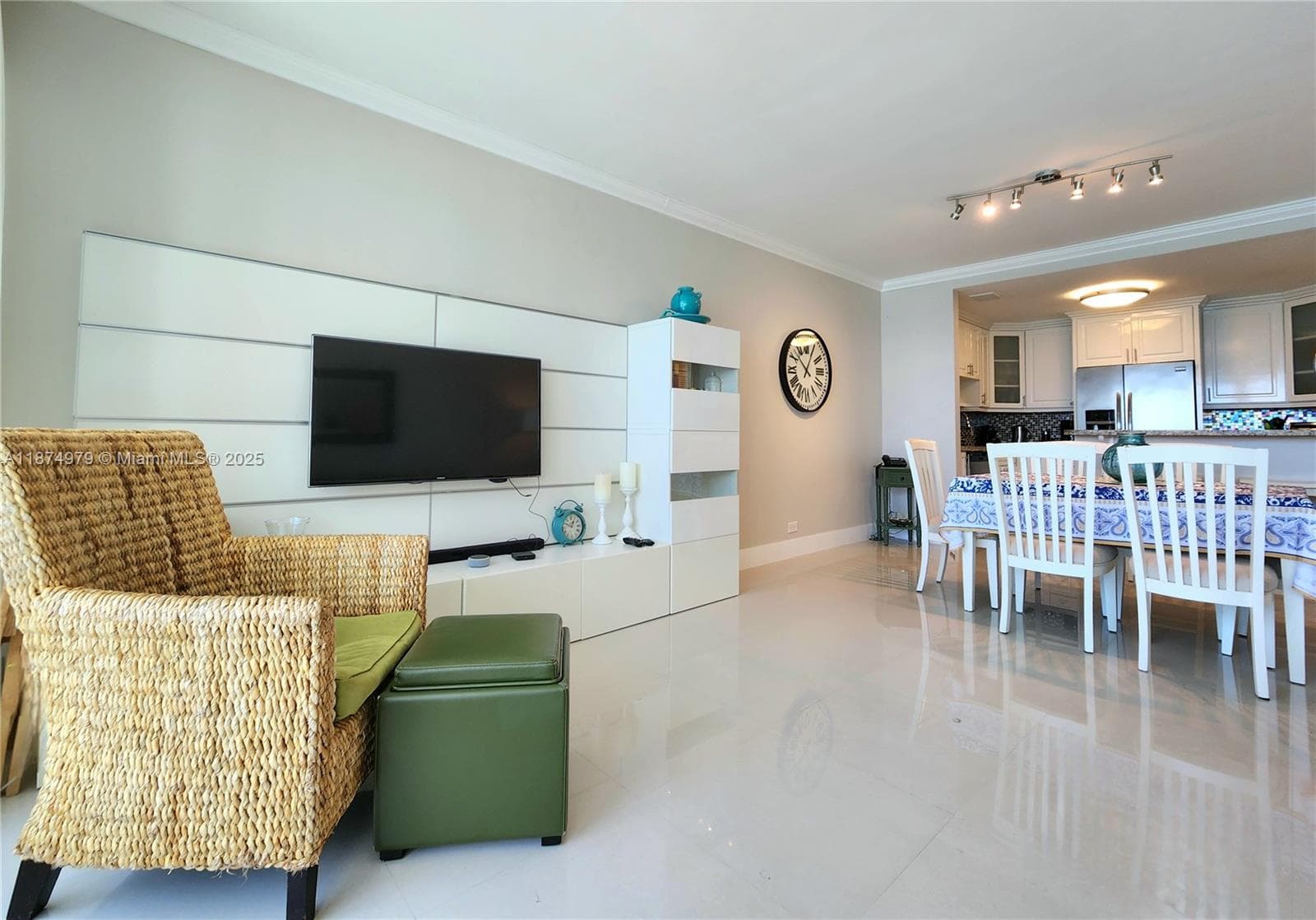 ALEXANDER TOWERS CONDO · #1220 in Hollywood - Photo 11
