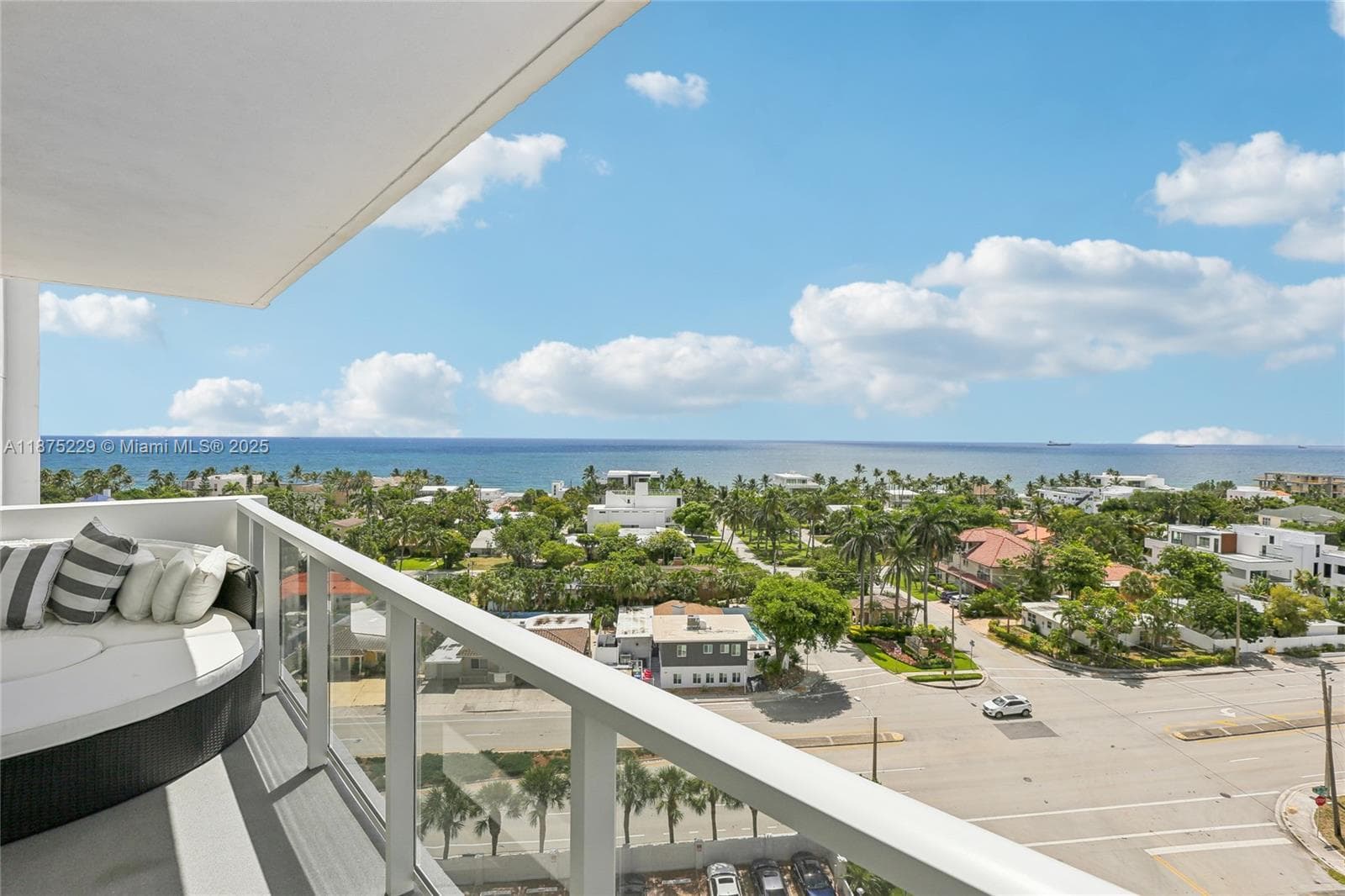ET · #10C in Fort Lauderdale - Photo 2