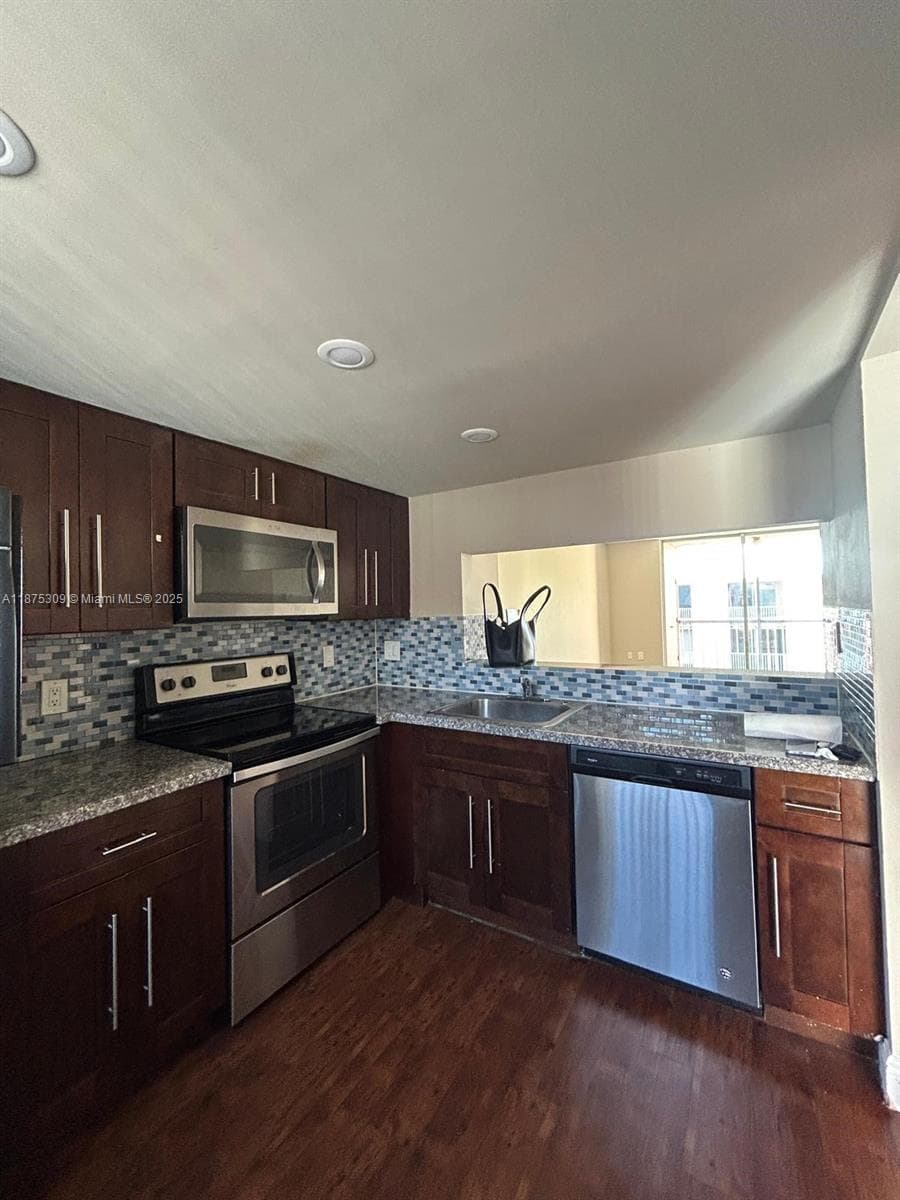 POINT SOUTH CONDO · #361 in Miami - Photo 2