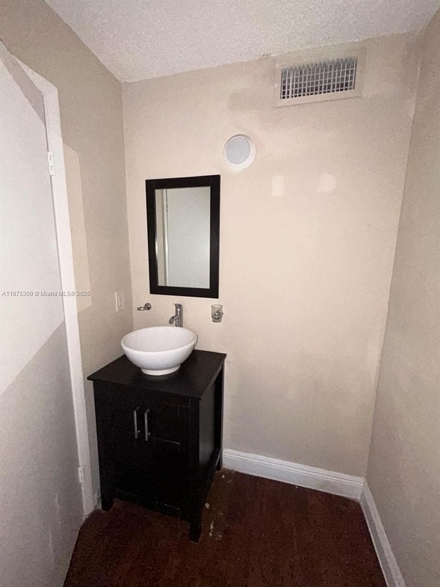 POINT SOUTH CONDO · #361 in Miami - Photo 11