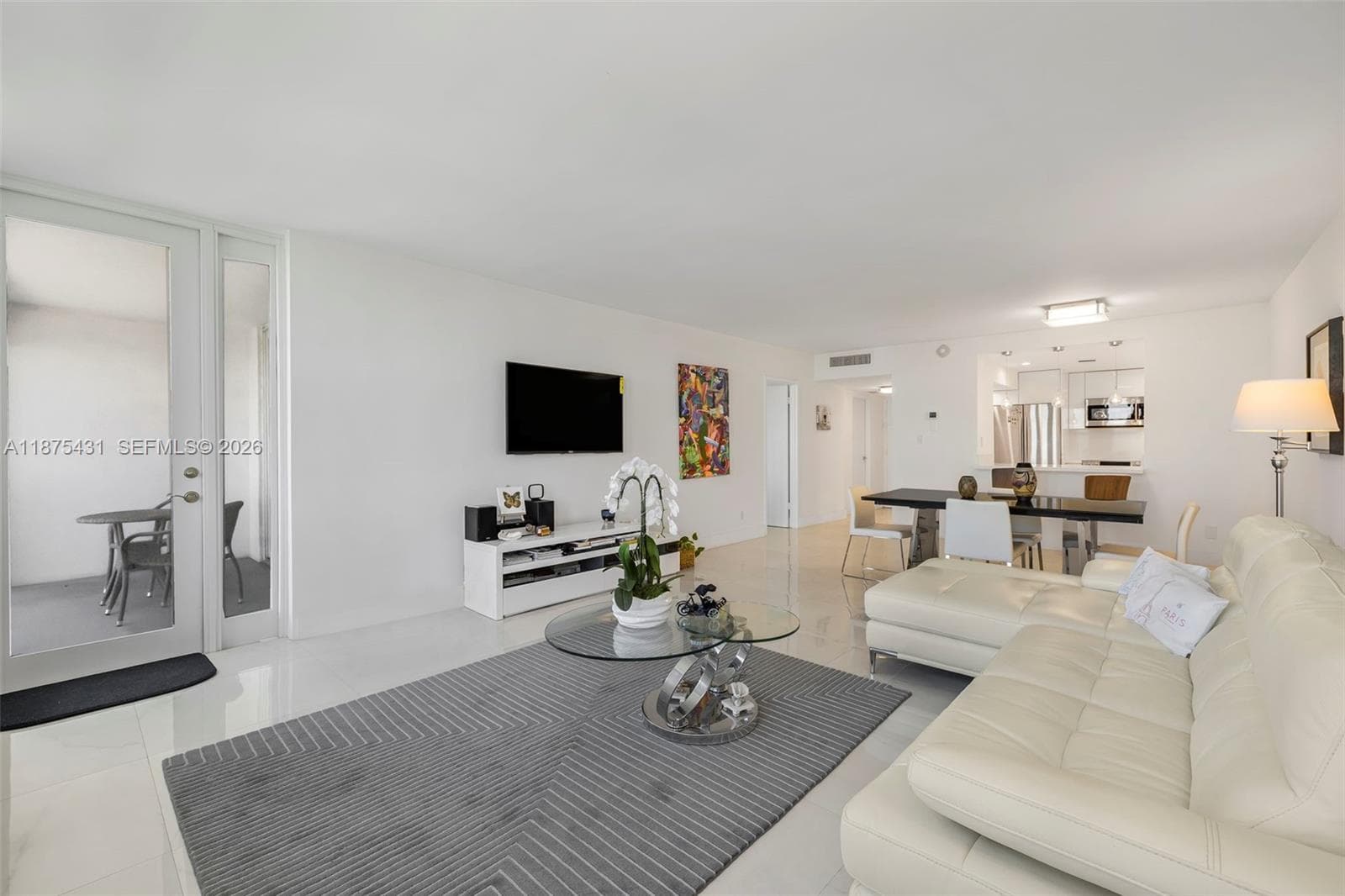 THE CARRIAGE HOUSE CONDO · #1231 in Miami Beach - Photo 5