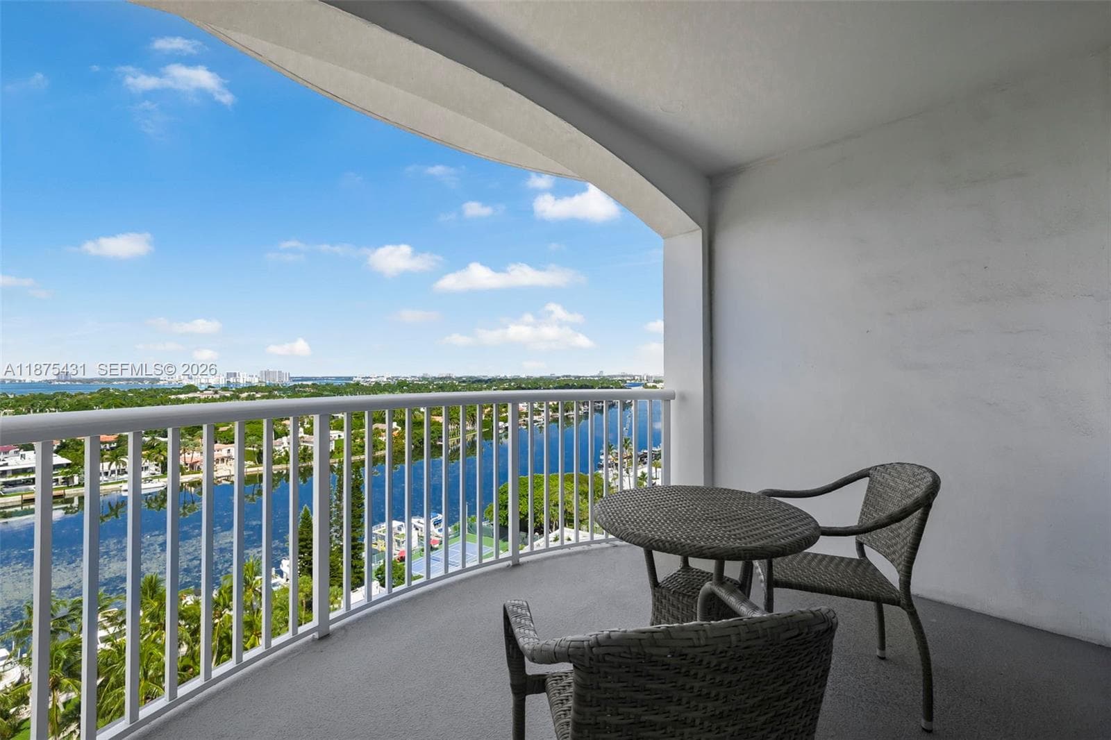 THE CARRIAGE HOUSE CONDO · #1231 in Miami Beach - Photo 15