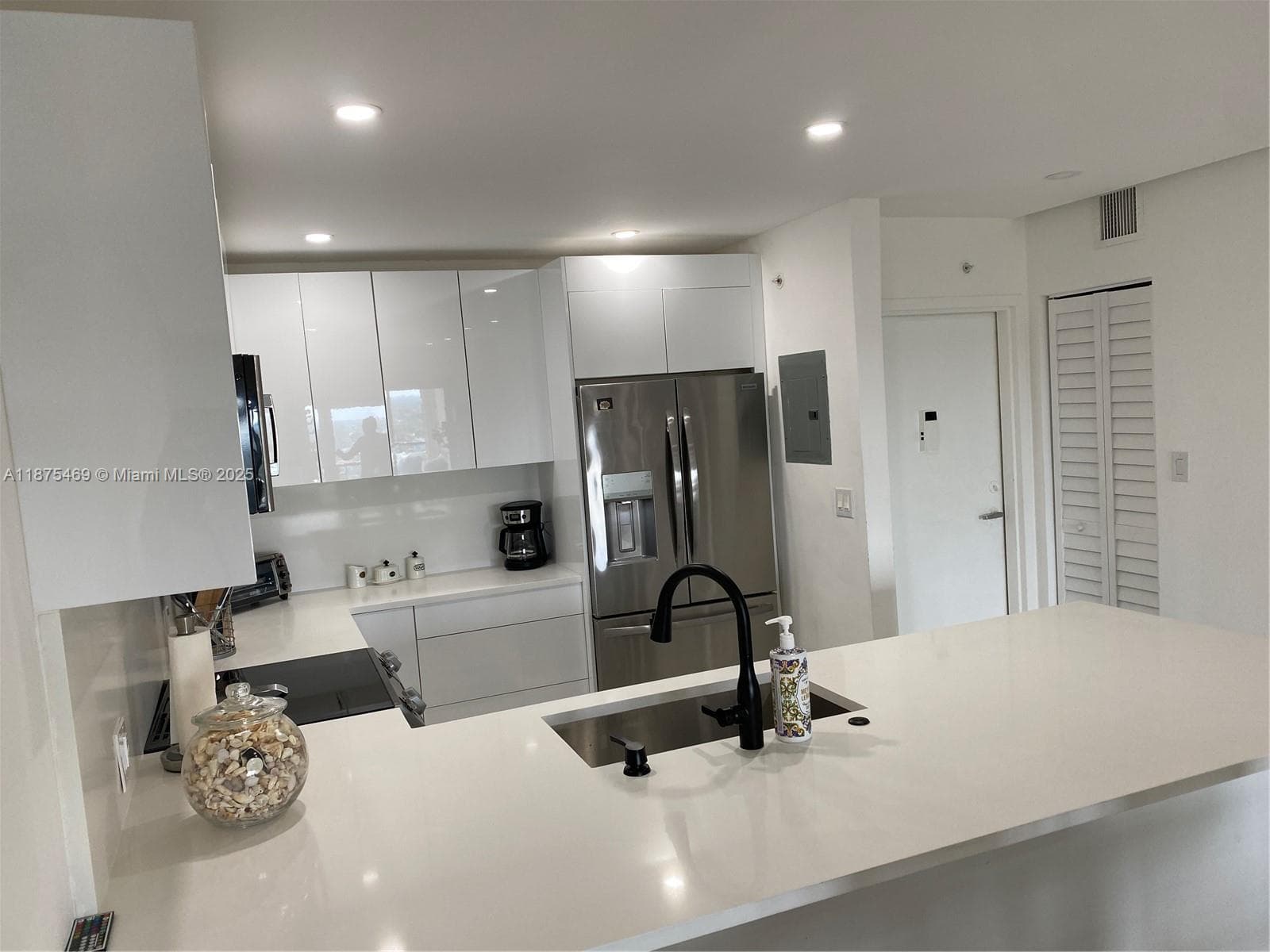 LEISURE TOWERS CONDO · #1608 in Pompano Beach - Photo 6