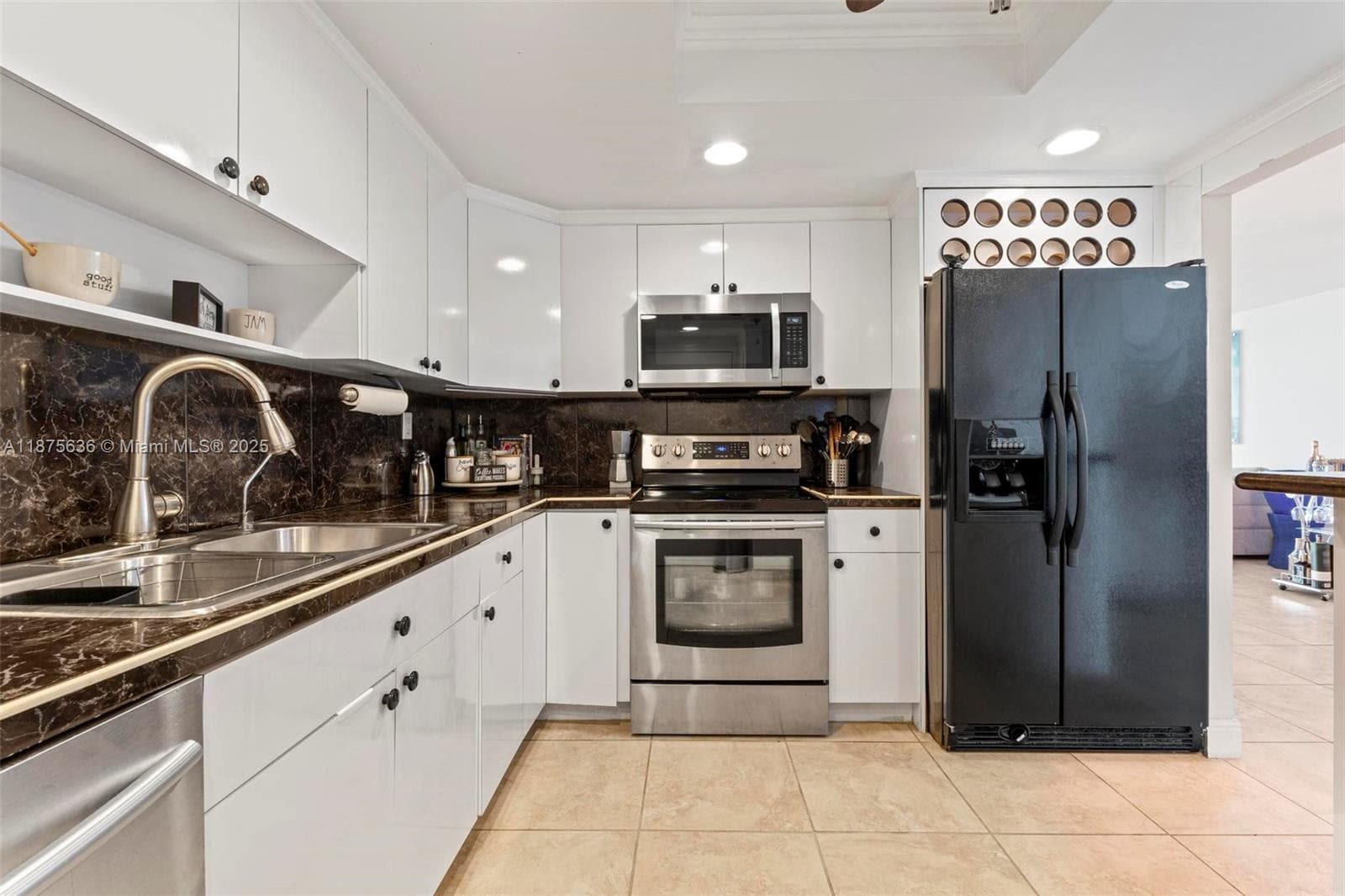 ALLINGTON TOWERS CONDO · #12H in Hollywood - Photo 18