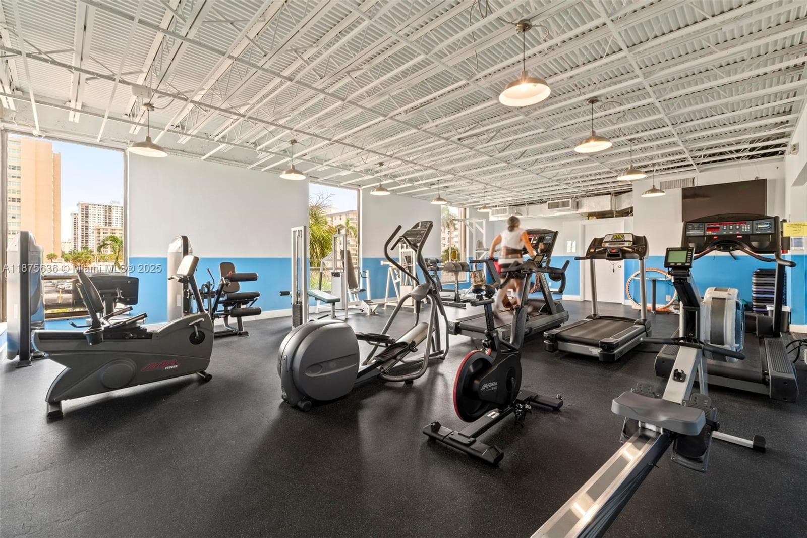 ALLINGTON TOWERS CONDO · #12H in Hollywood - Photo 31