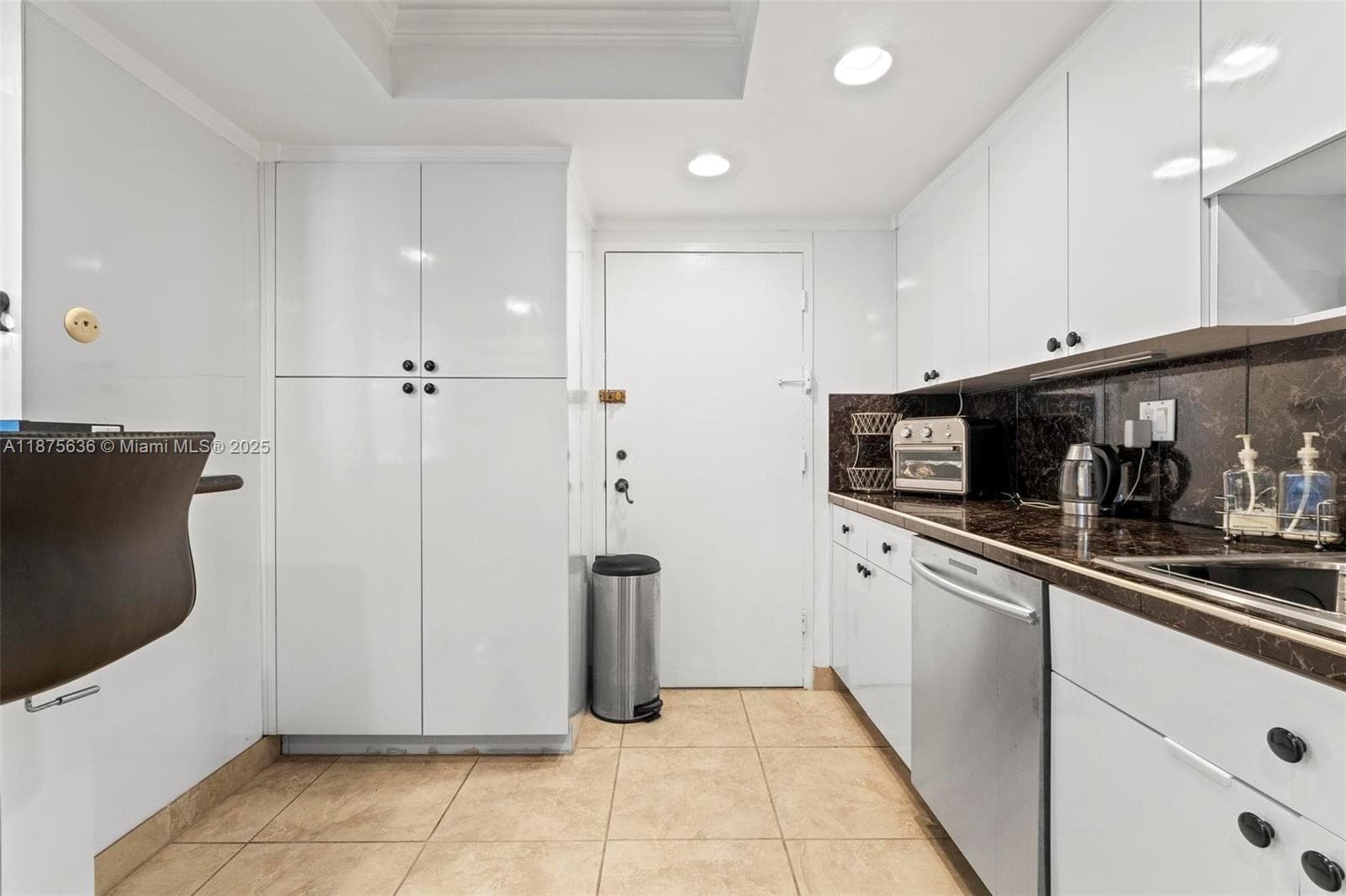 ALLINGTON TOWERS CONDO · #12H in Hollywood - Photo 21