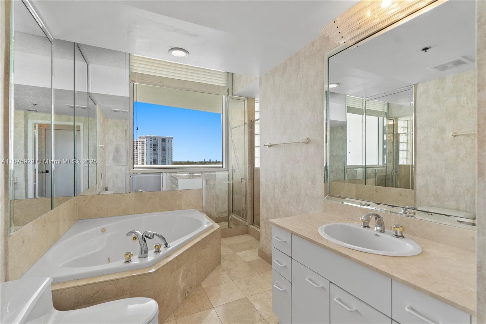 LA TOUR CONDO · #701 in Miami Beach - Photo 27