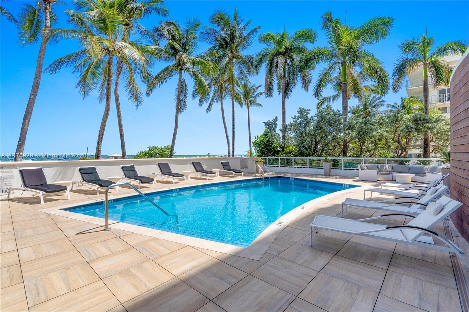 LA TOUR CONDO · #701 in Miami Beach - Photo 48