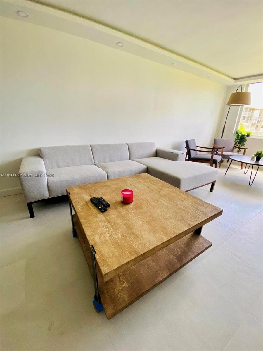 ROYAL OAKS CONDO · #205 in Miami - Photo 9