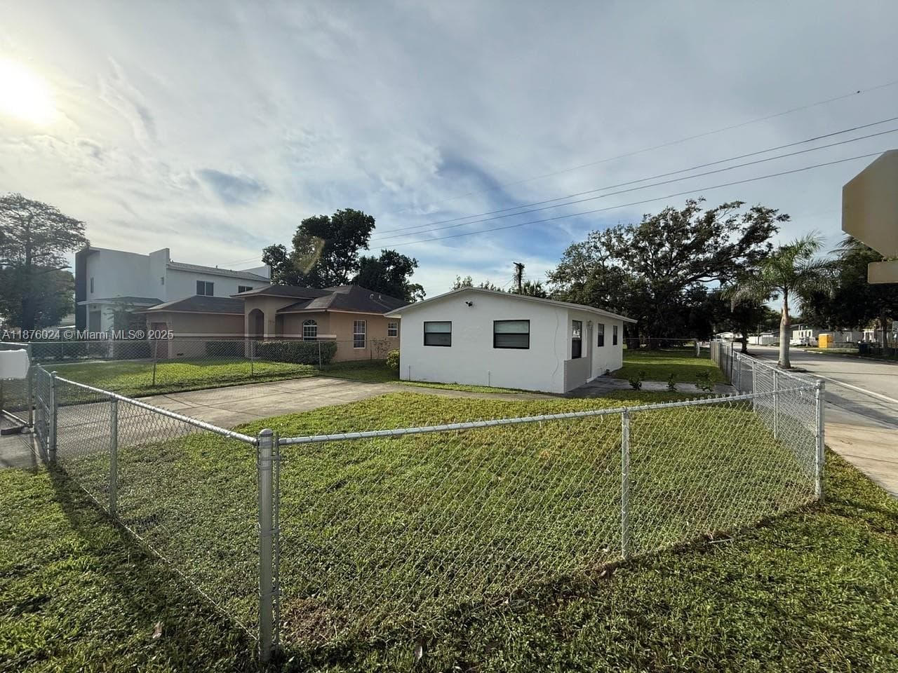 2798 NW 9th Pl photo 3