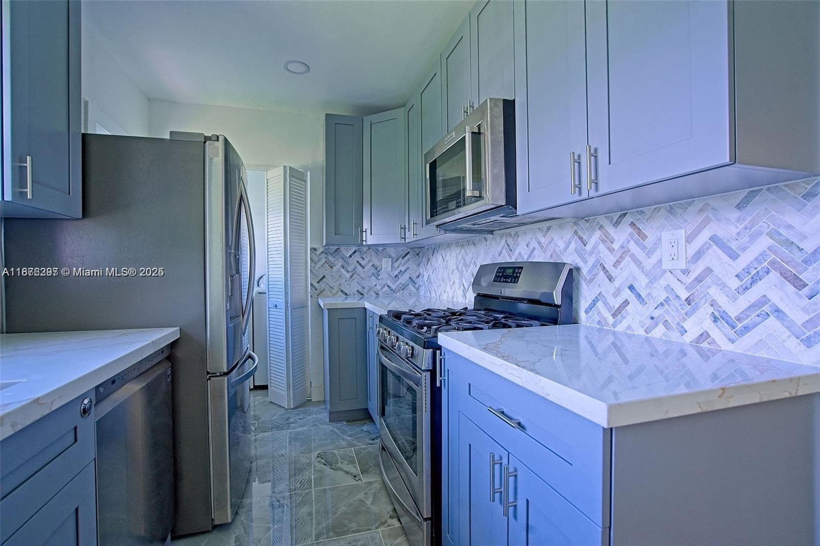 372 W Dayton Cir #0 photo 16