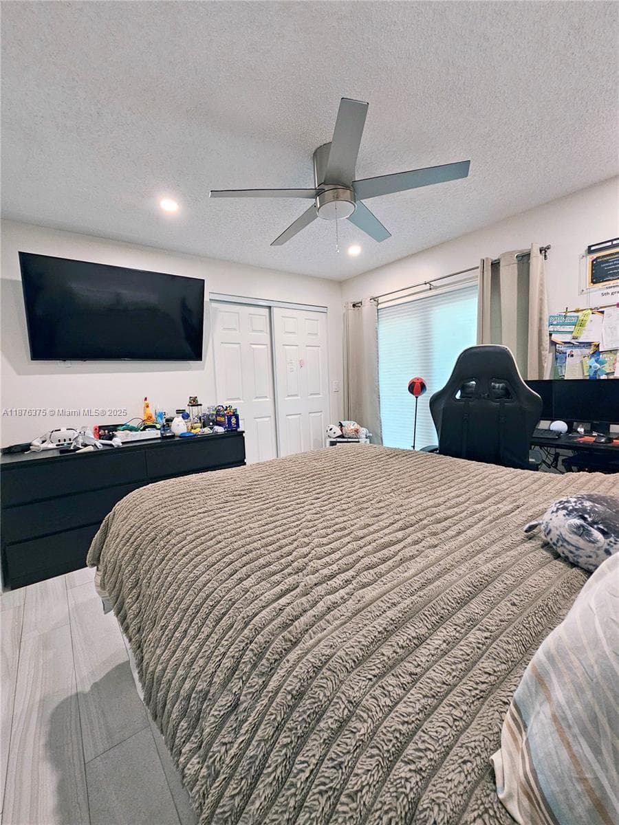 EMERALD OAKS 17 CONDO · #1701 in Hollywood - Photo 17