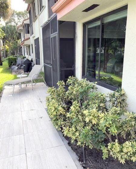 EMERALD OAKS 17 CONDO · #1701 in Hollywood - Photo 36