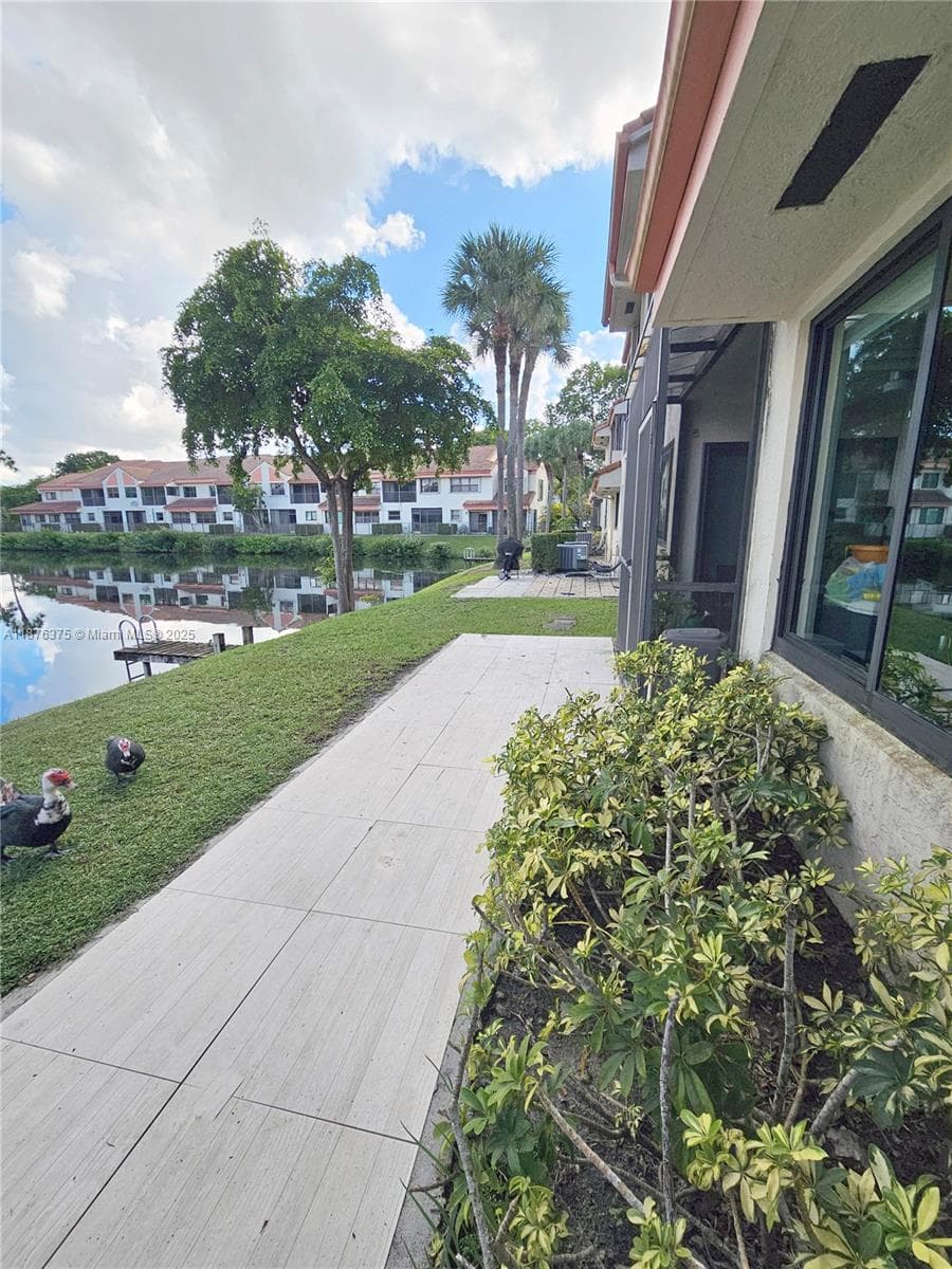 EMERALD OAKS 17 CONDO · #1701 in Hollywood - Photo 32