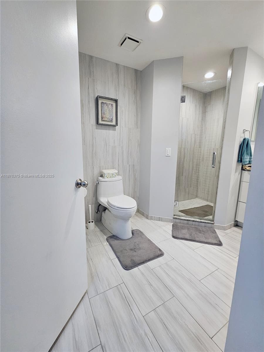 EMERALD OAKS 17 CONDO · #1701 in Hollywood - Photo 28