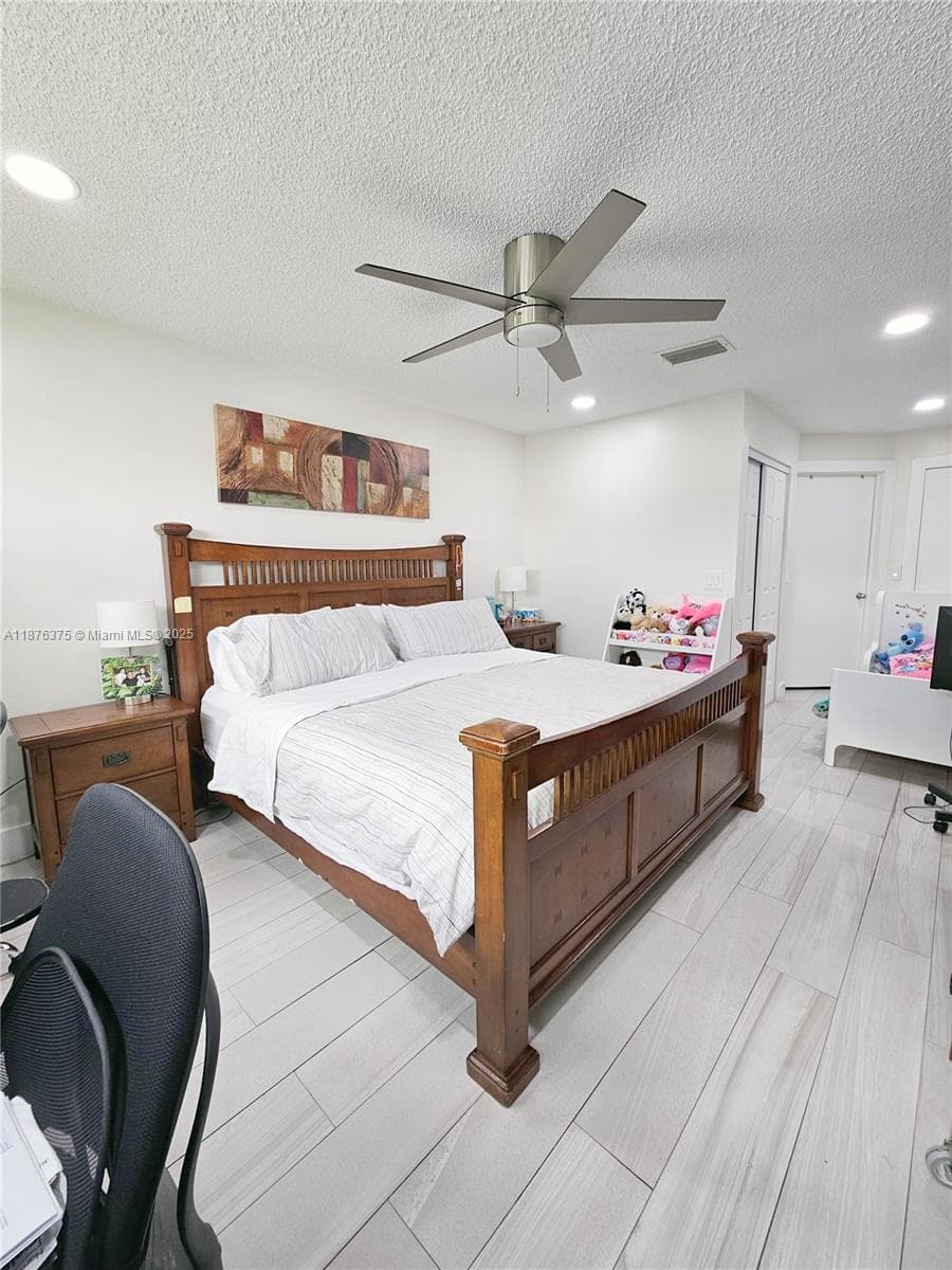EMERALD OAKS 17 CONDO · #1701 in Hollywood - Photo 20