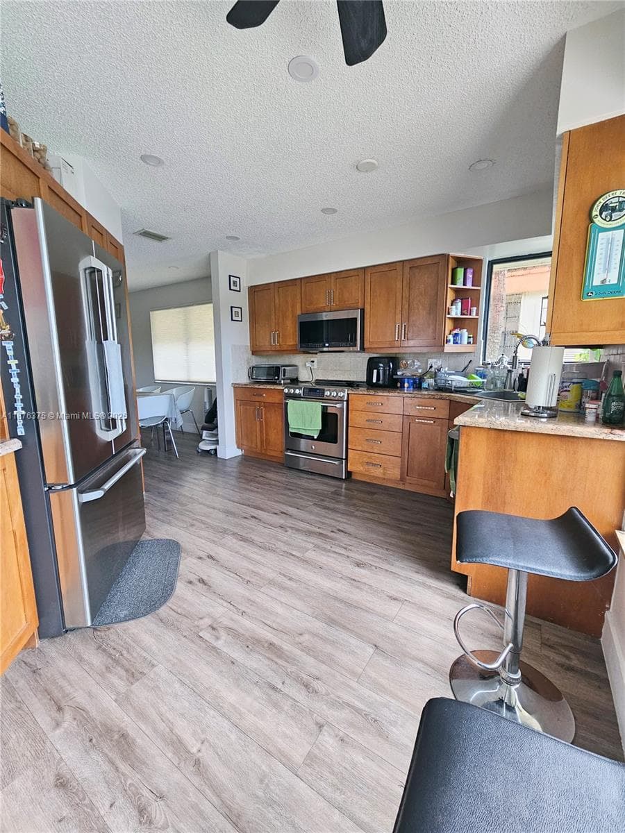 EMERALD OAKS 17 CONDO · #1701 in Hollywood - Photo 9