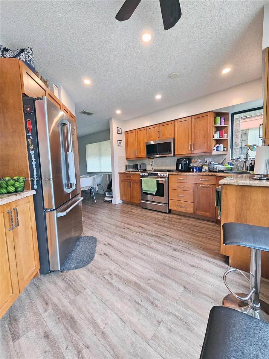 EMERALD OAKS 17 CONDO · #1701 in Hollywood - Photo 10