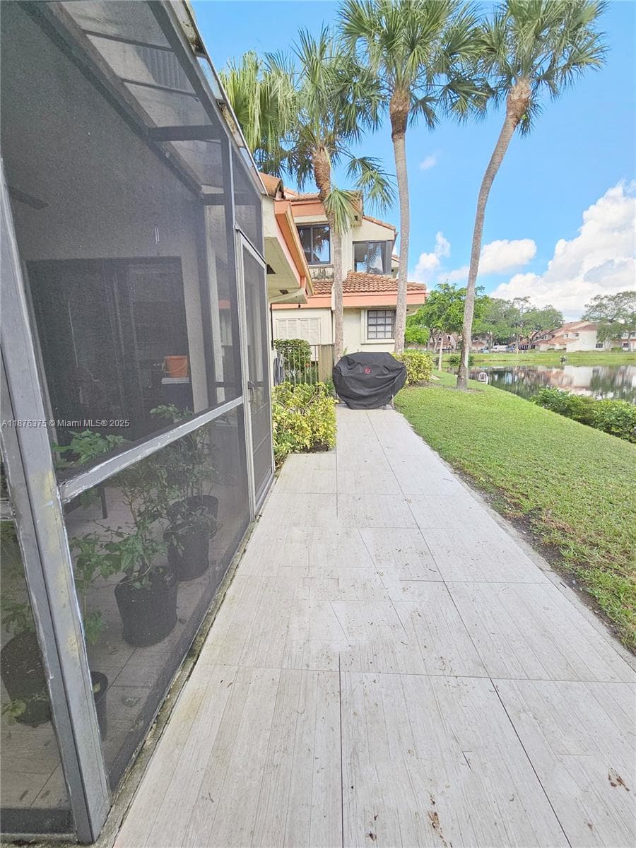EMERALD OAKS 17 CONDO · #1701 in Hollywood - Photo 33
