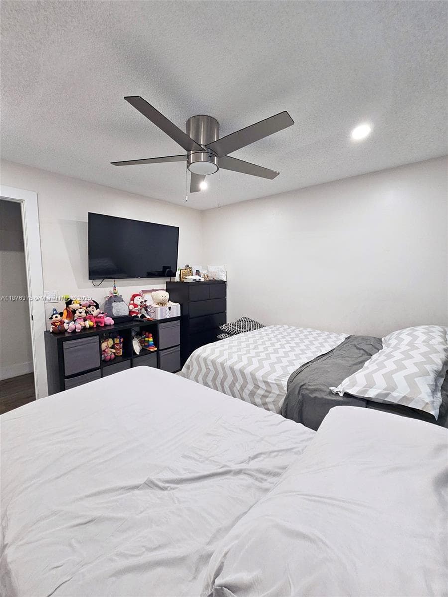 EMERALD OAKS 17 CONDO · #1701 in Hollywood - Photo 14