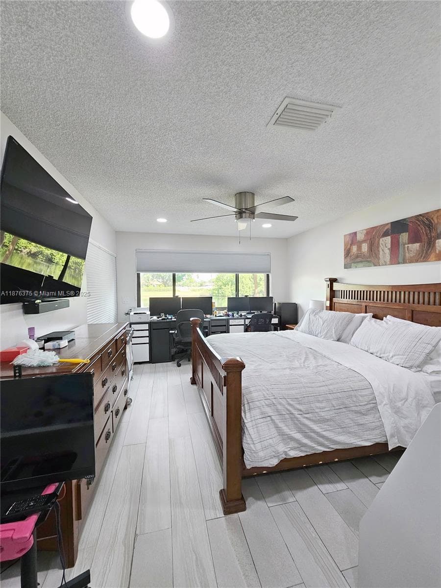 EMERALD OAKS 17 CONDO · #1701 in Hollywood - Photo 21