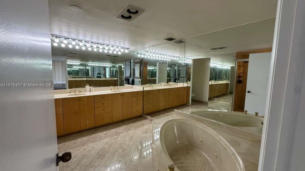 JOCKEY CLUB III CONDO · #552 in Miami - Photo 5