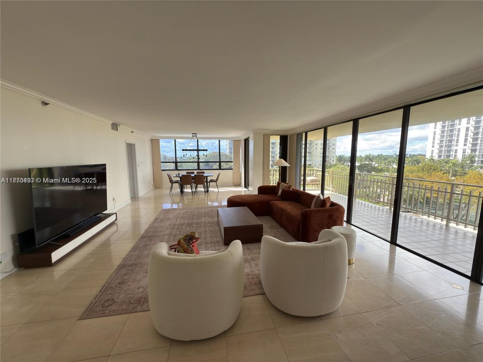 JOCKEY CLUB III CONDO · #552 in Miami - Photo 8