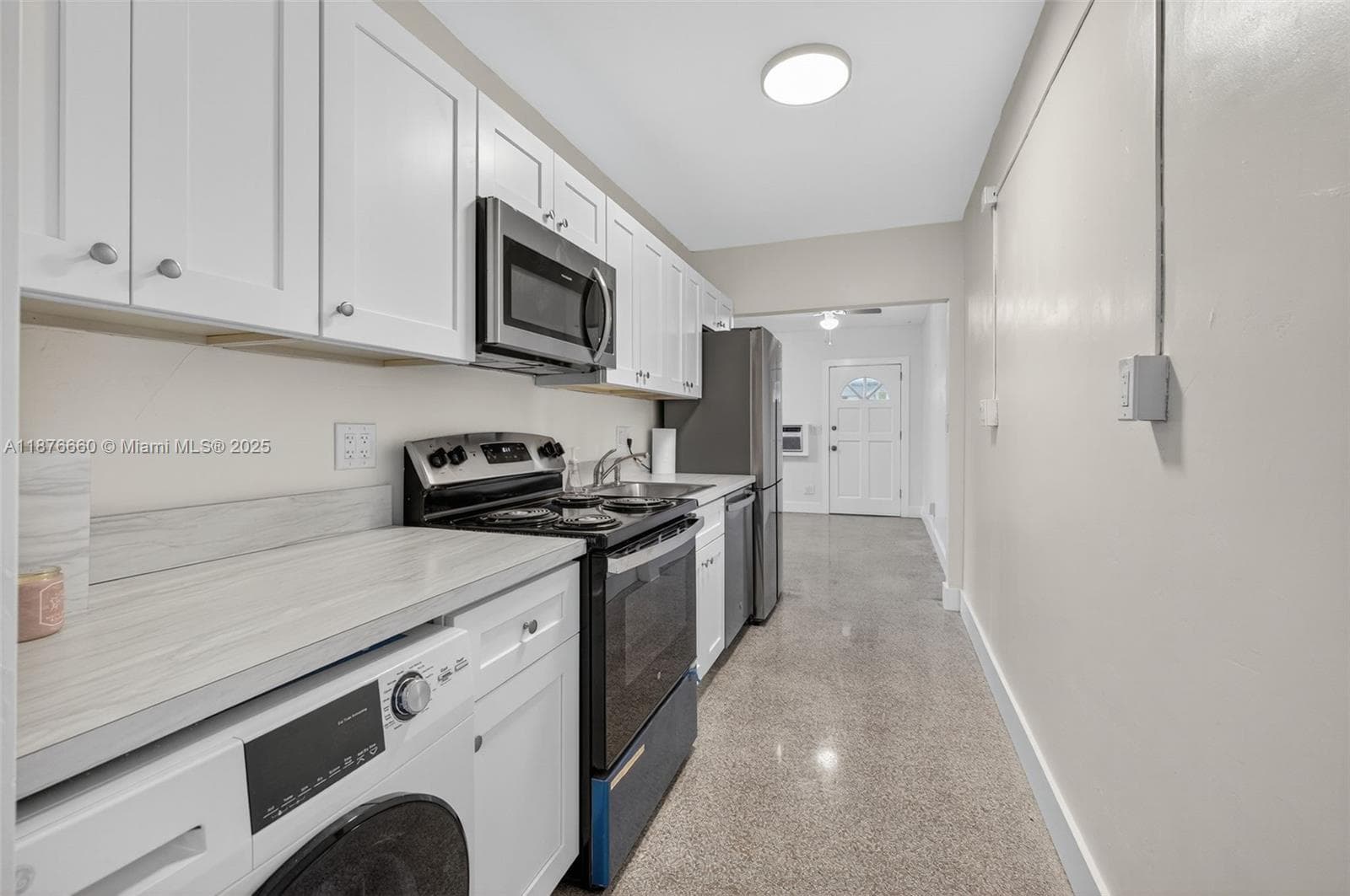 GOLDEN SHORES CONDO · #16 in Pompano Beach - Photo 10