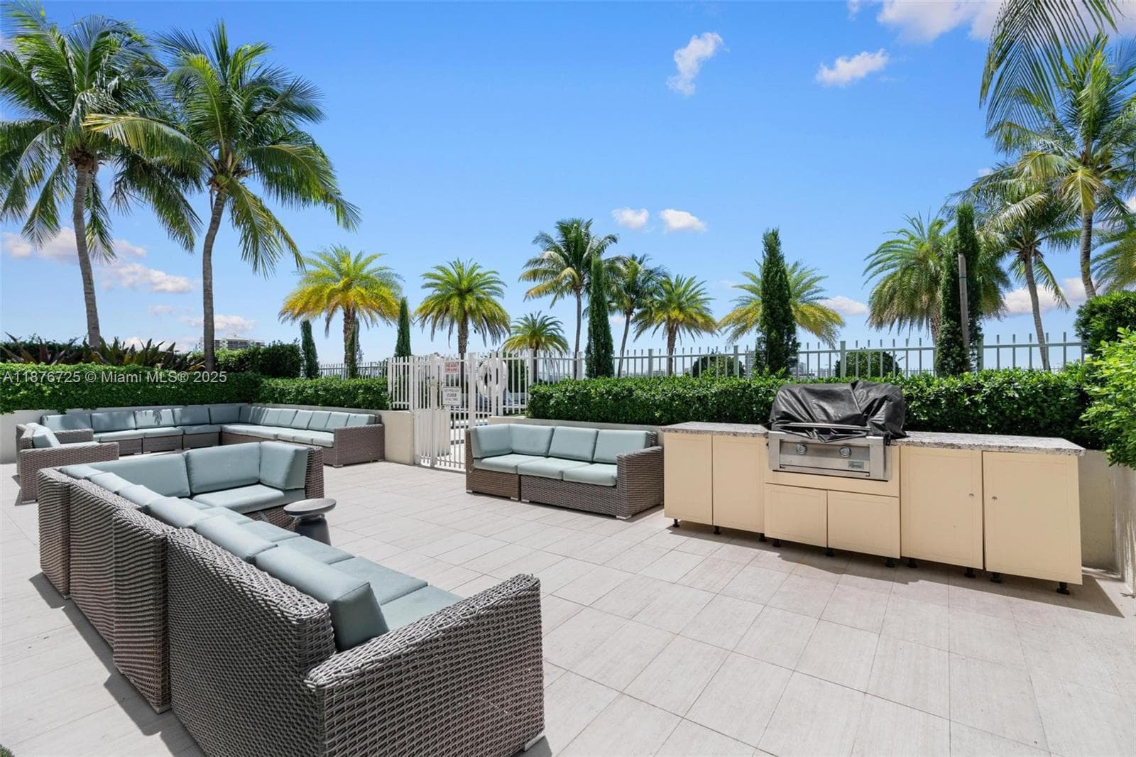 THE ASTON CONDO · #1505 in Miami - Photo 22