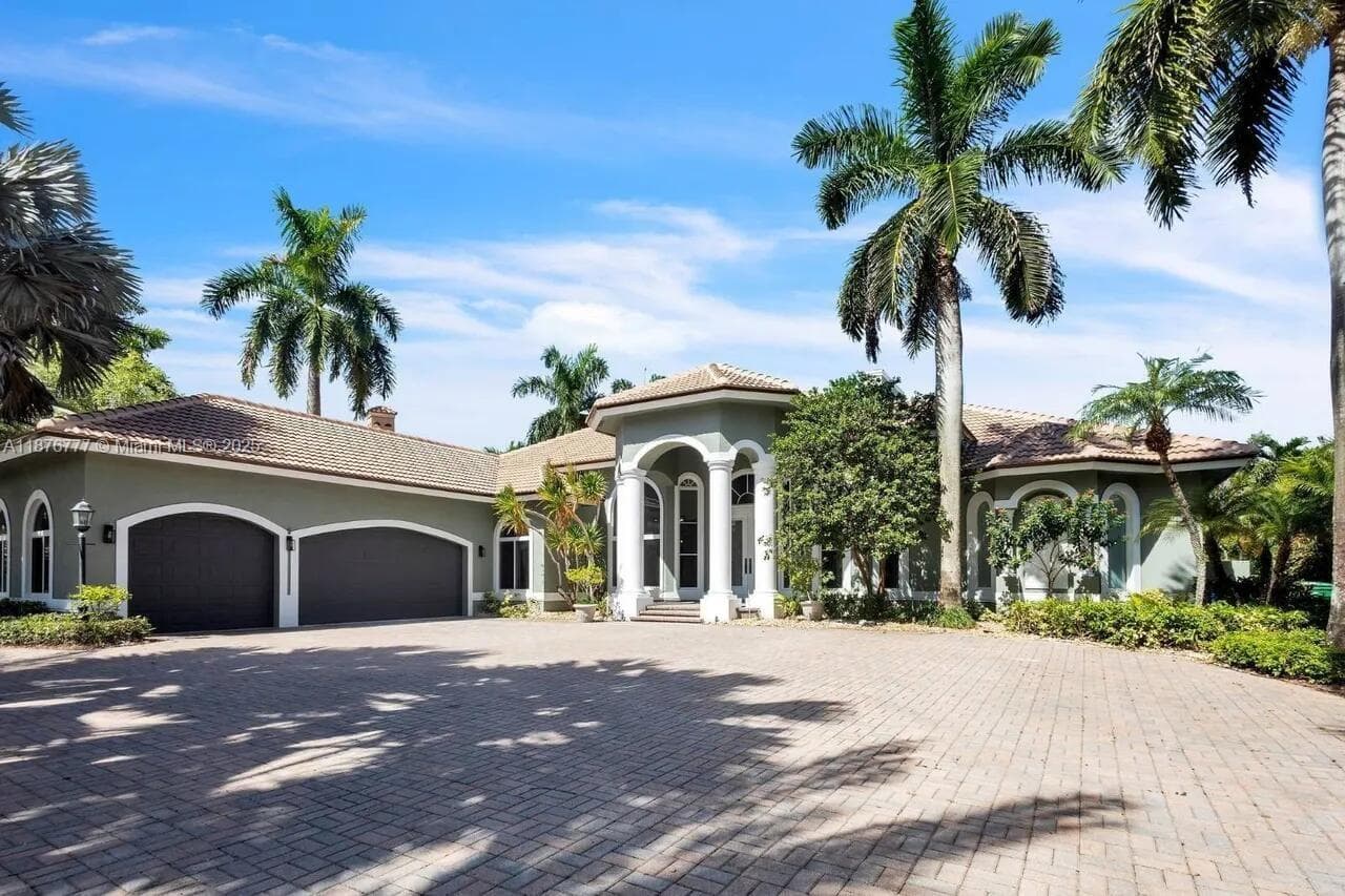 6360 NW 120th Dr photo 3