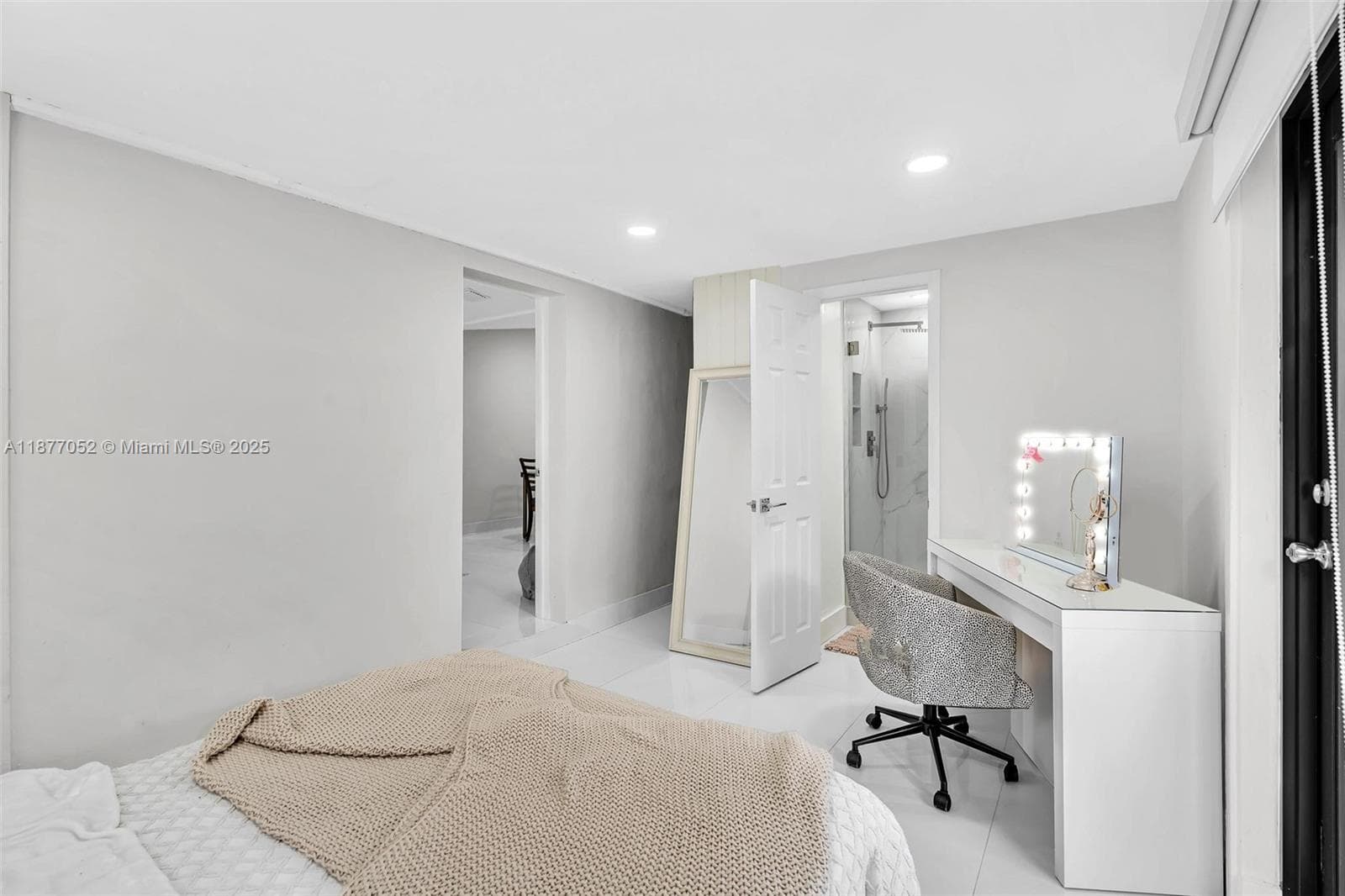 12680 N Miami Ave photo 39
