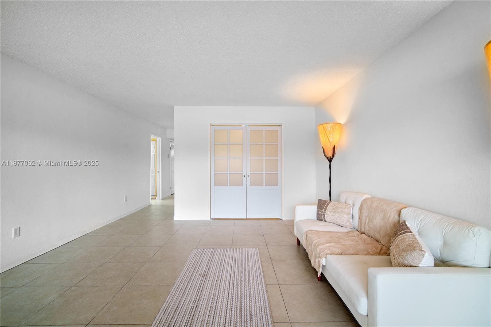 AZURE LAKE CONDO · #107 in Miami - Photo 13