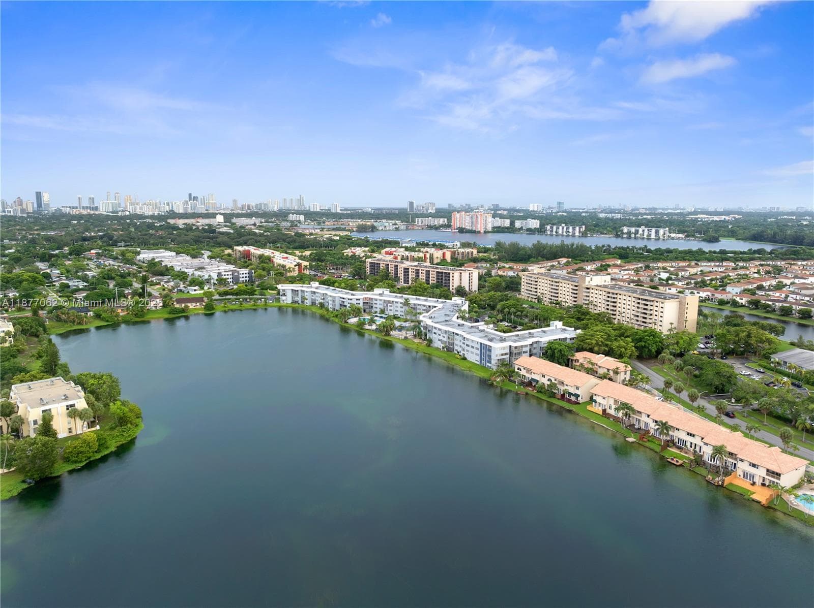 AZURE LAKE CONDO · #107 in Miami - Photo 47