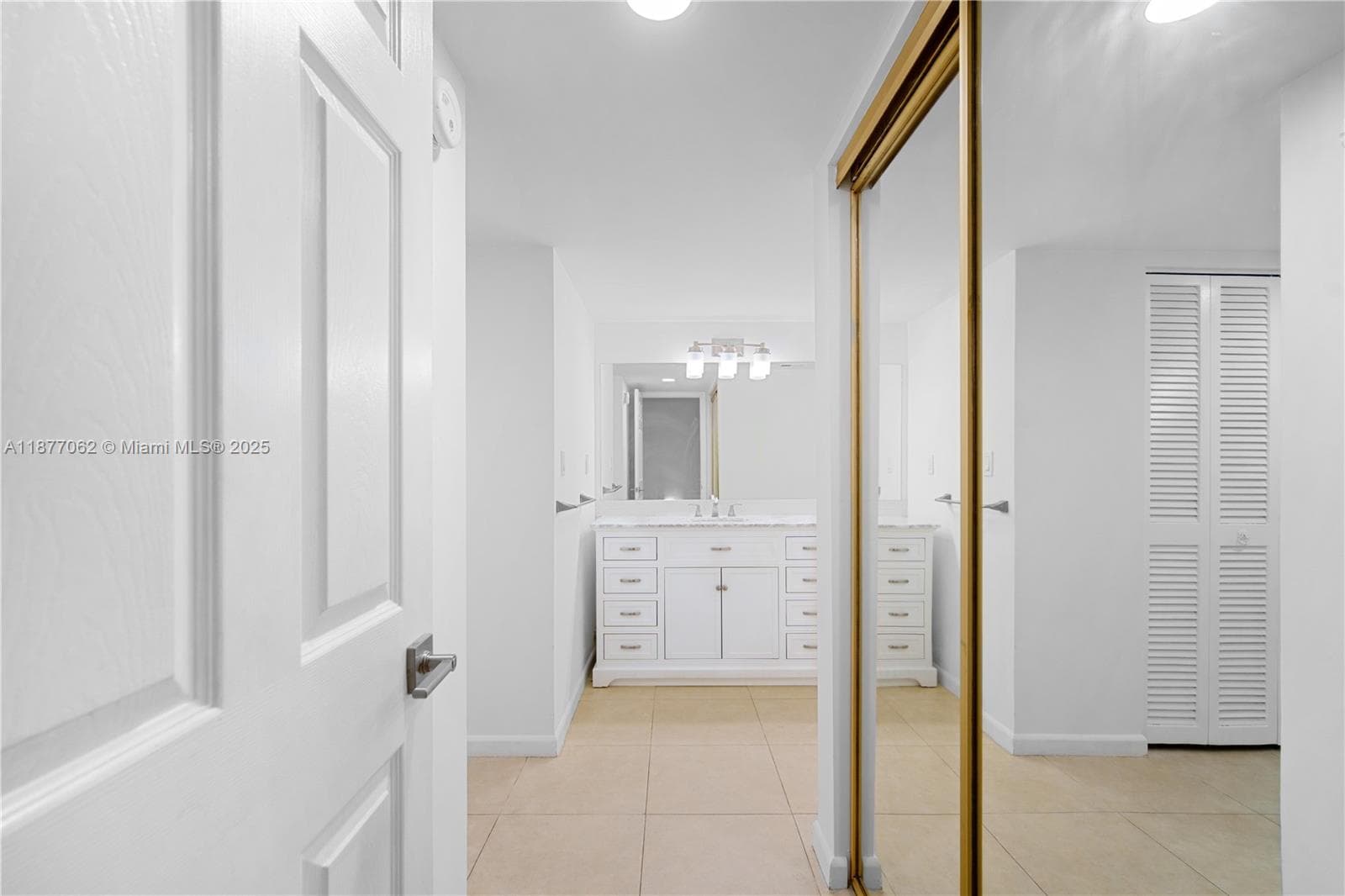 AZURE LAKE CONDO · #107 in Miami - Photo 22