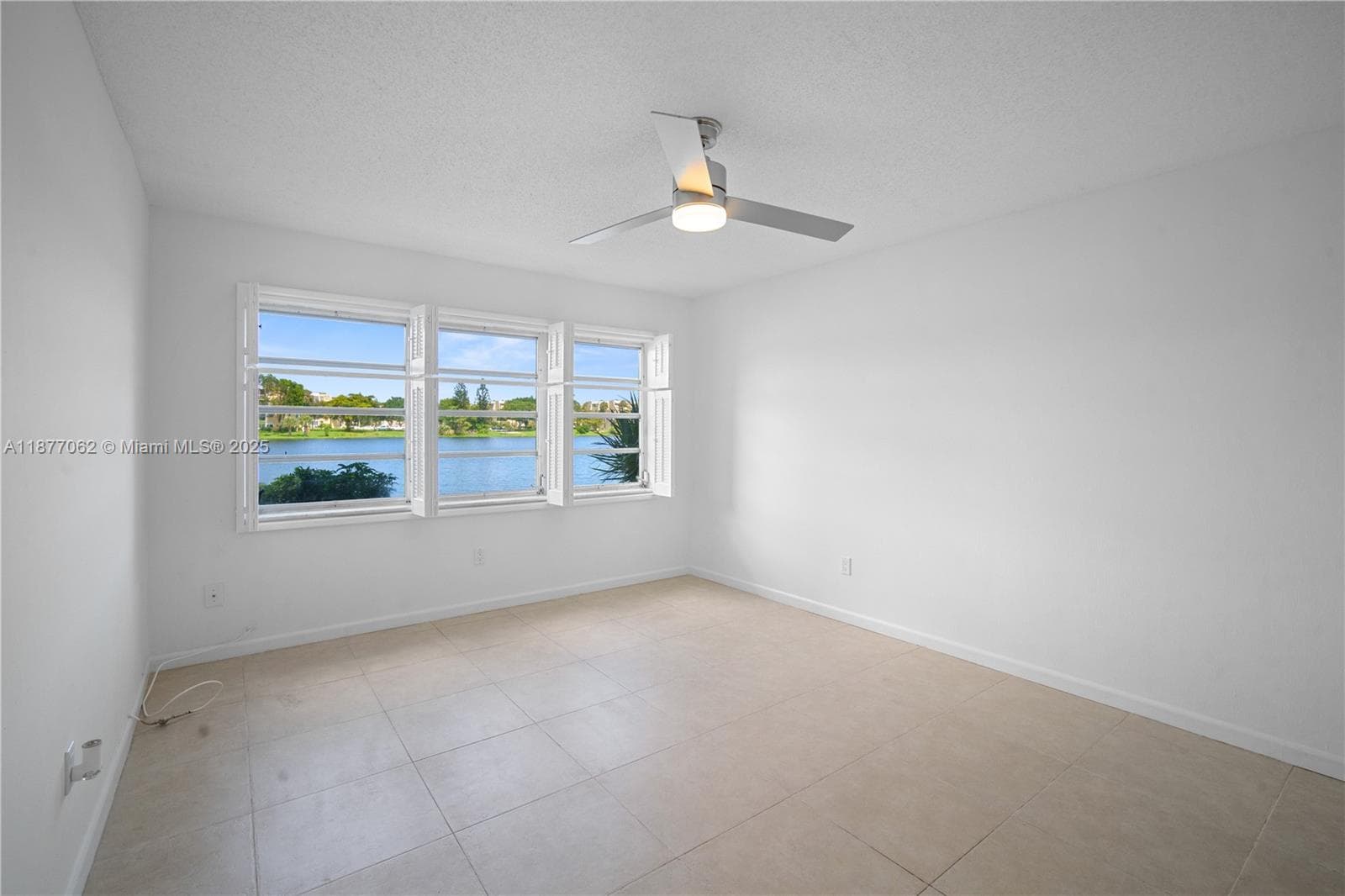AZURE LAKE CONDO · #107 in Miami - Photo 28