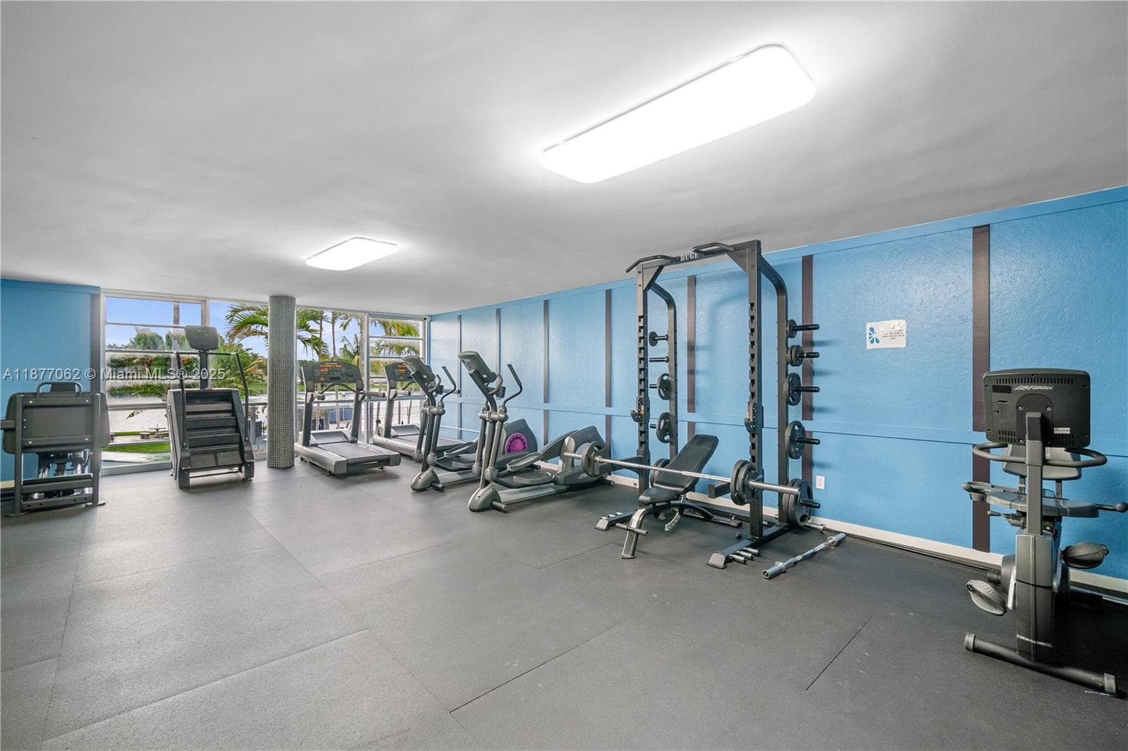 AZURE LAKE CONDO · #107 in Miami - Photo 38