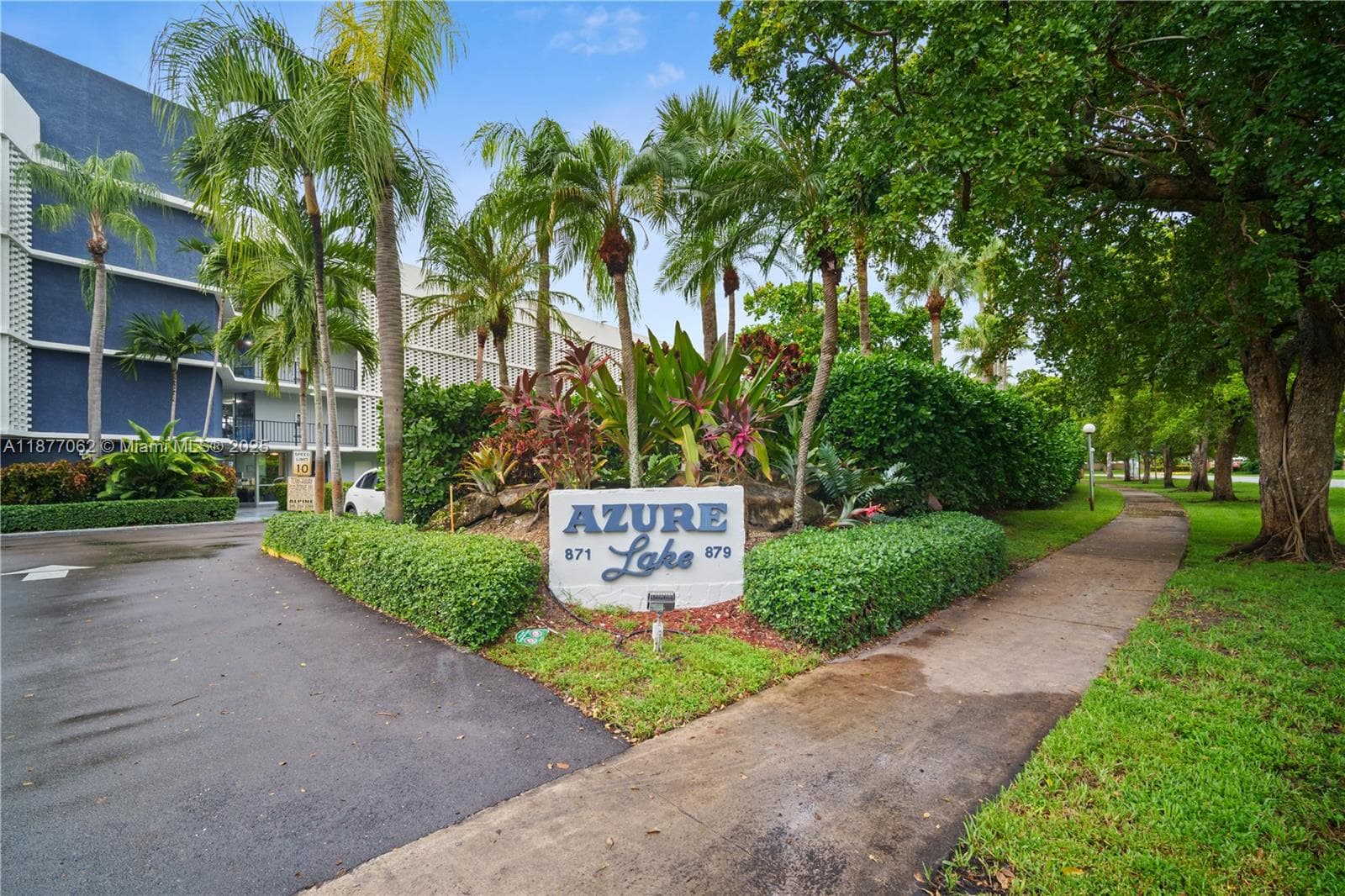 AZURE LAKE CONDO · #107 in Miami - Photo 49