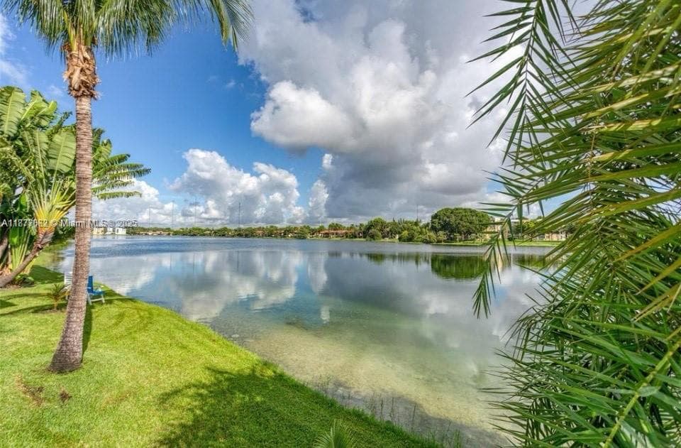 AZURE LAKE CONDO · #107 in Miami - Photo 45