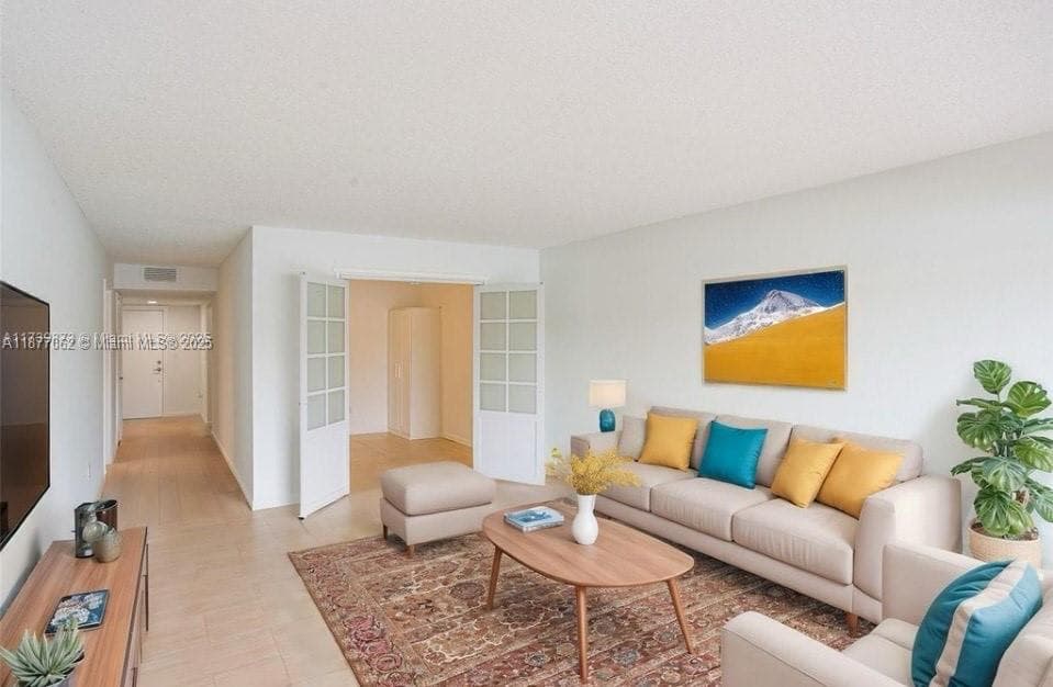 AZURE LAKE CONDO · #107 in Miami - Photo 15