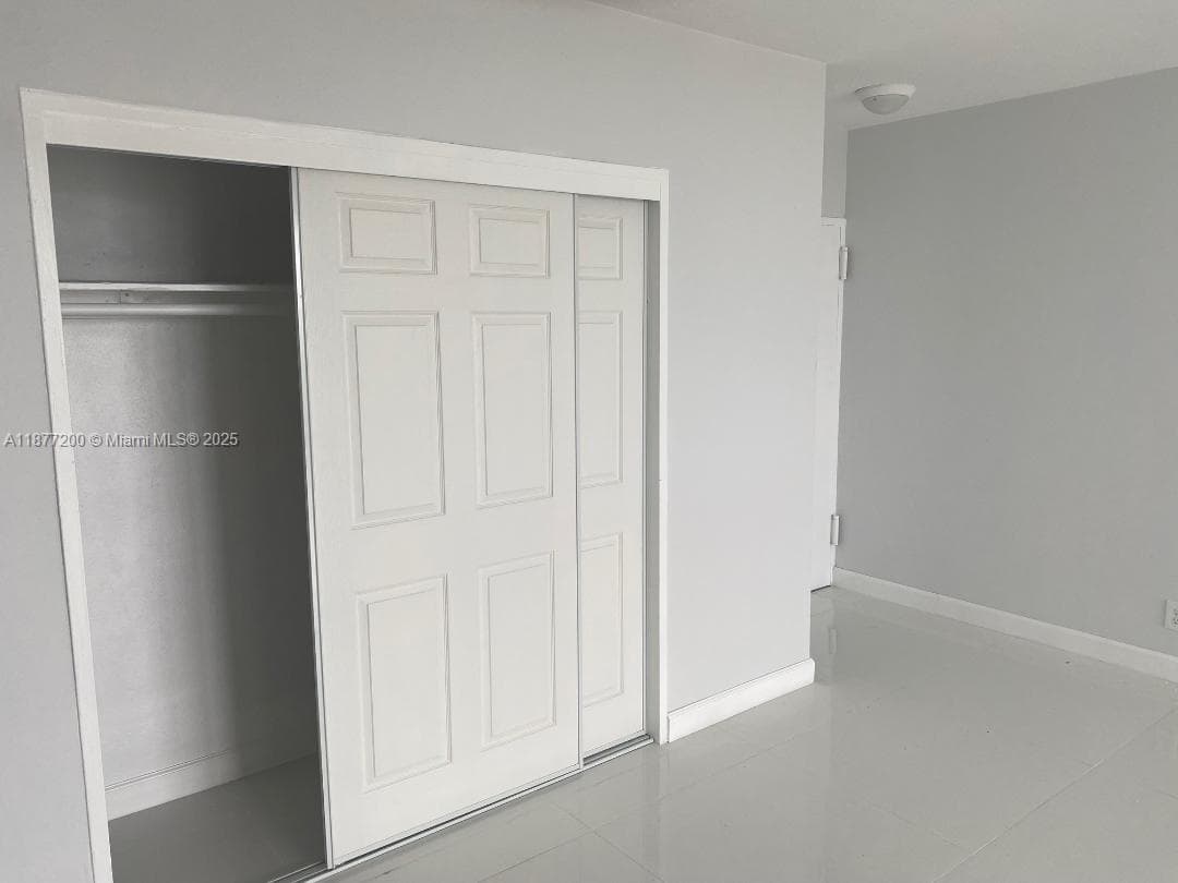 RESIDENCES ON HOLLYWOOD · #833 in Hollywood - Photo 12